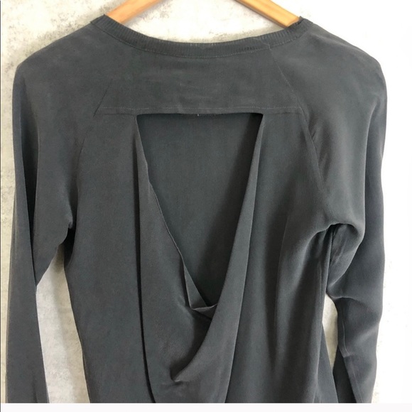 EUC Cut-Out long sleeved beautiful boat neck - Picture 5 of 11